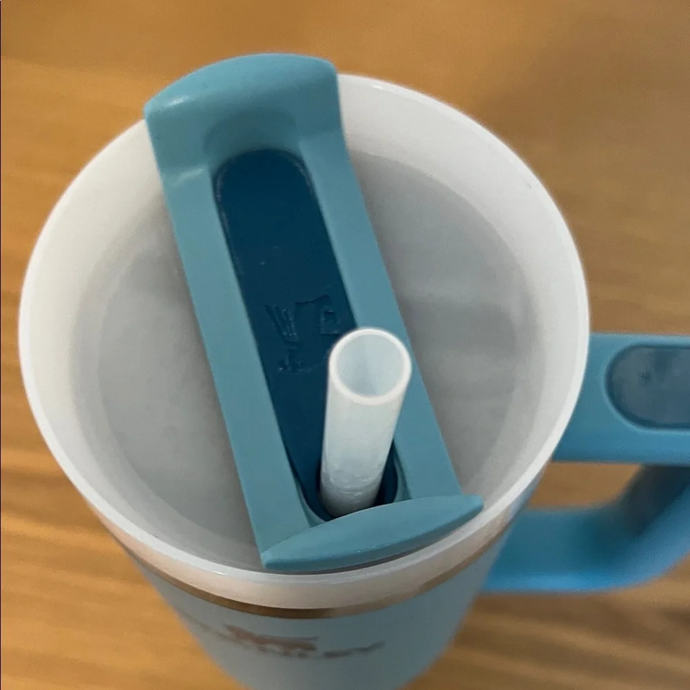 Stanley Light Blue Insulated Tumbler with Handle and Straw - Picture 3 of 4